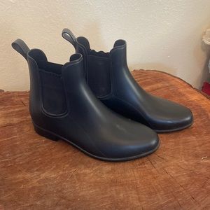 Black Rainboots